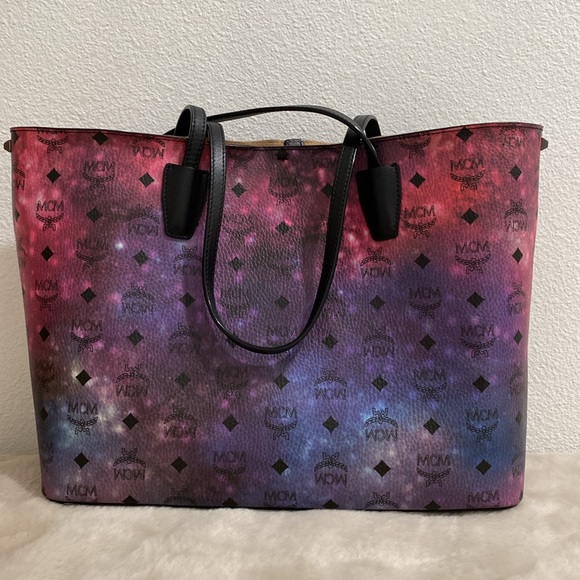 🆕 MCM Galaxy Visetos Medium Shopper Tote Bag Open Top *Light Scratch Bottom* - Picture 5 of 16
